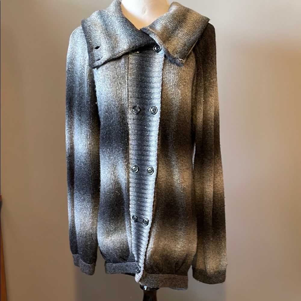 Ecote Gray and Black Knit Sweater